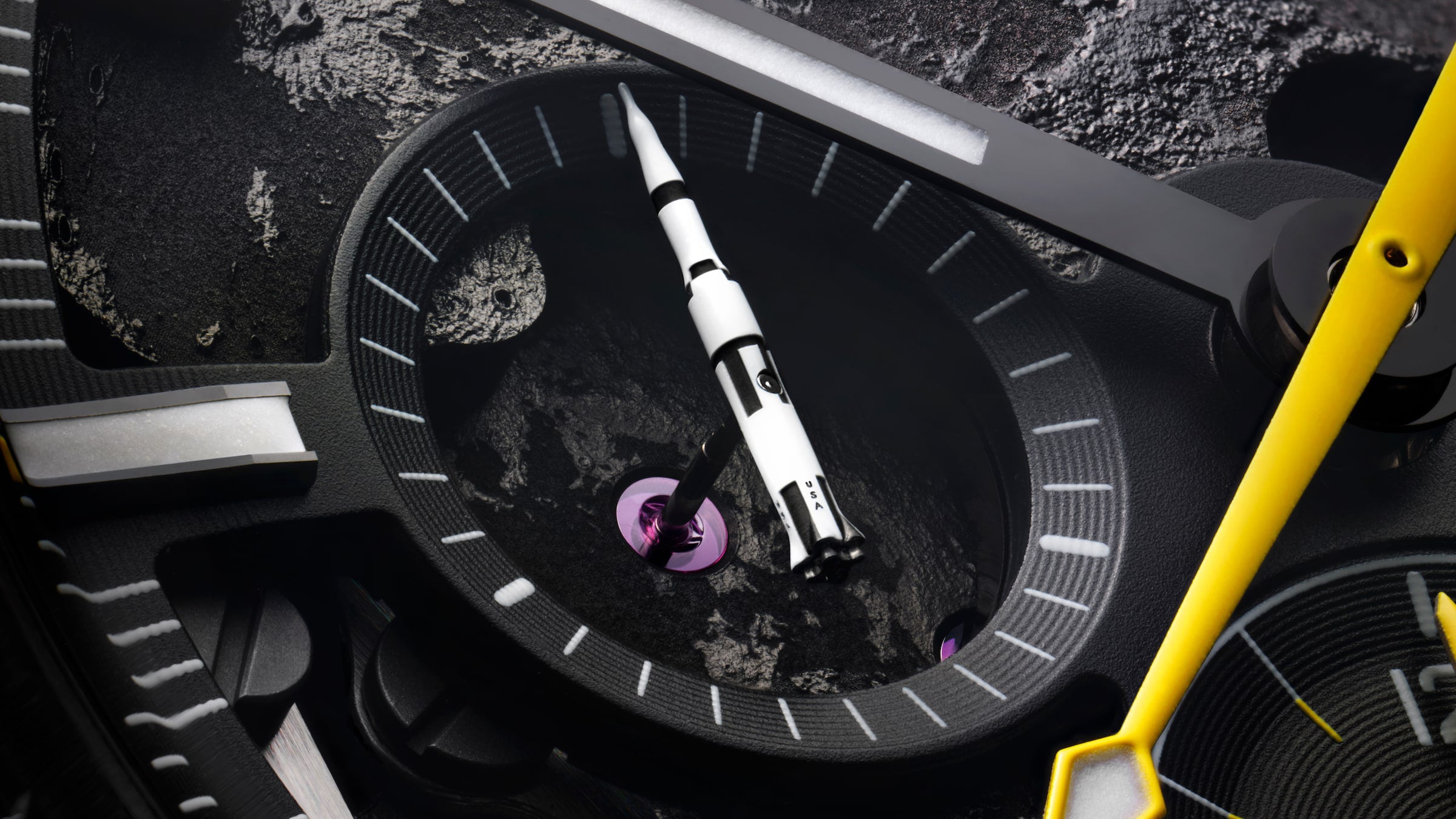 オメガ 新モデル スピードマスター アポロ 8 ダークサイド オブ ザ 